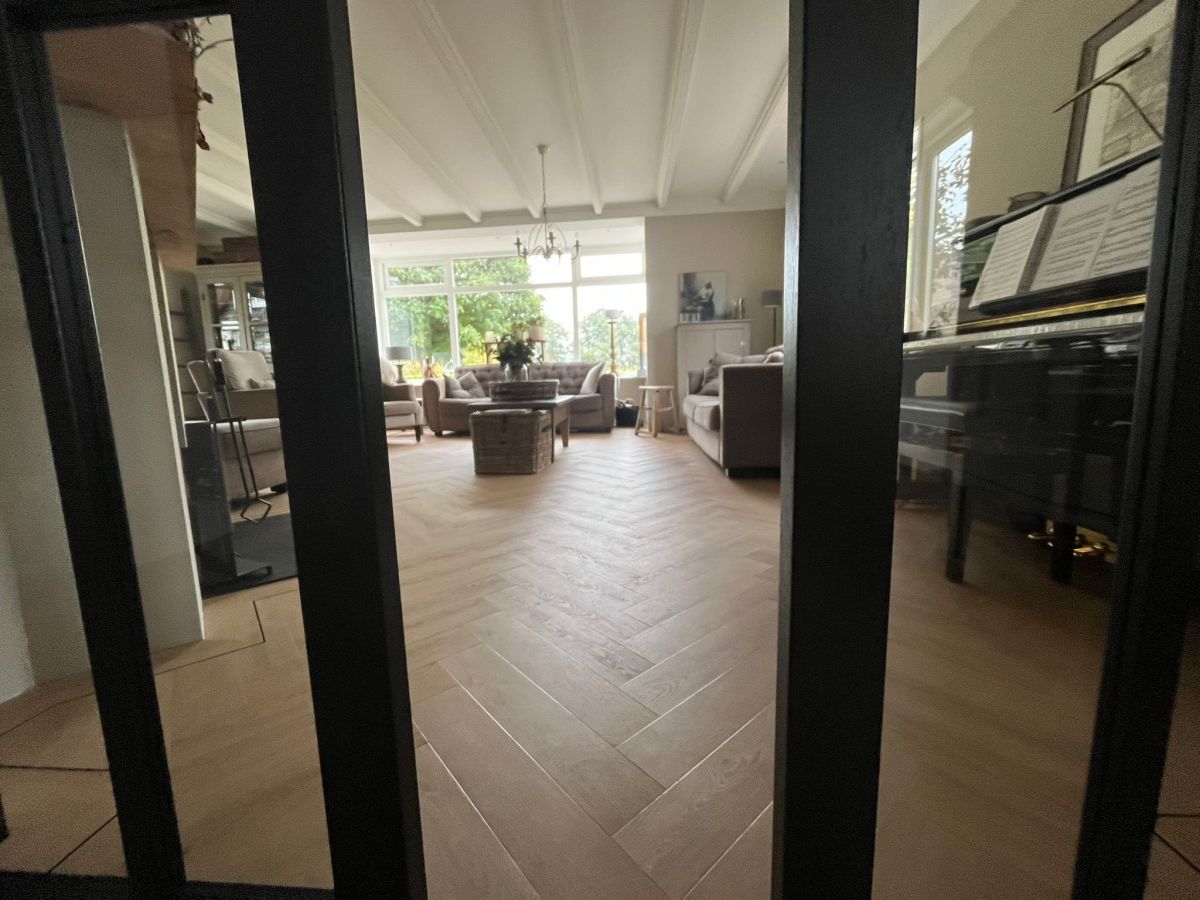 Stijlvolle visgraat PVC vloer in&nbsp;Scherpenzeel